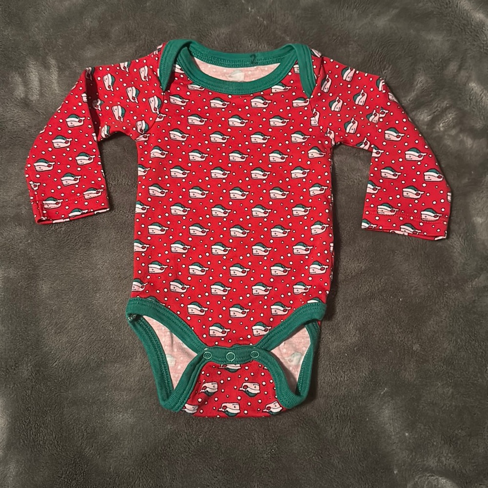 Vineyard vines Christmas long sleeve onesies size 0-3m
